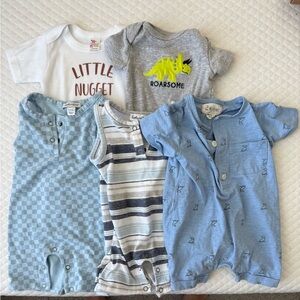 Great Condition! Set of 5 Baby Romper and Onesie Set, 0-3 Months